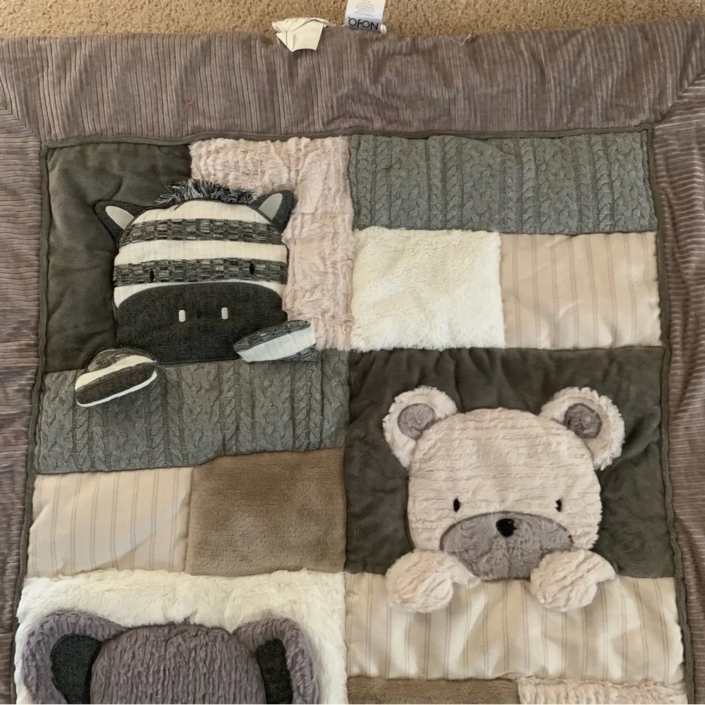 Adorable‎ Animal Friends Patchwork Quilt - Gray, Cream, Tan